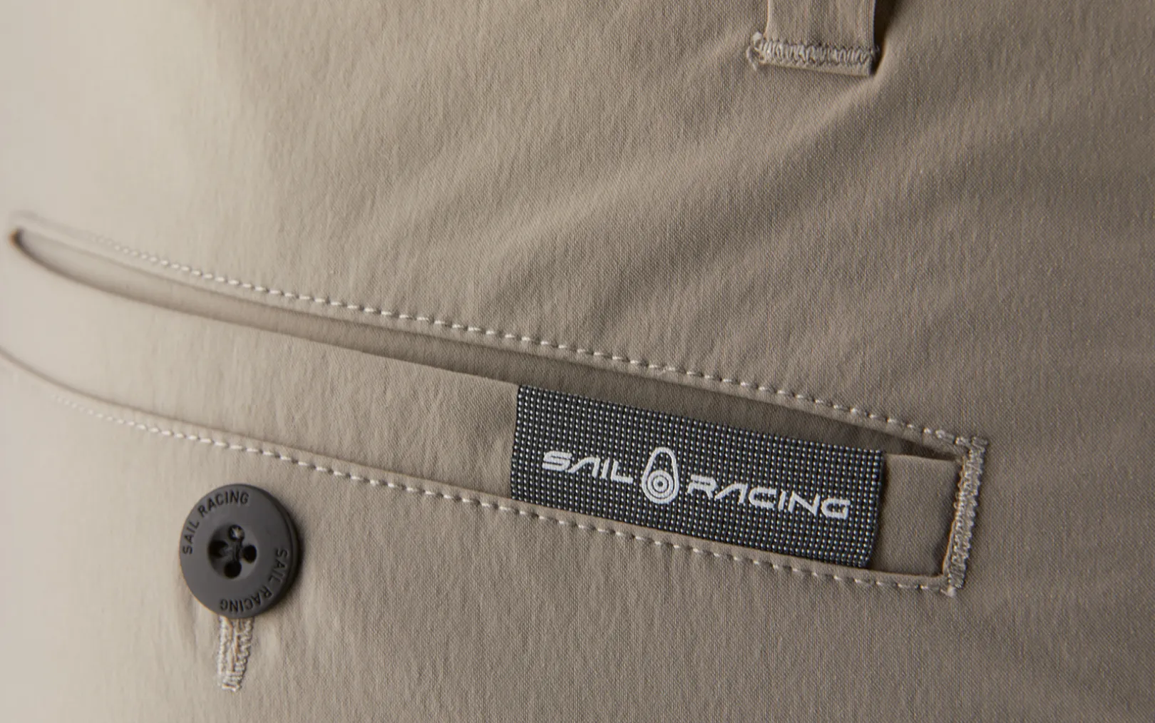RACE CHINO SHORTS