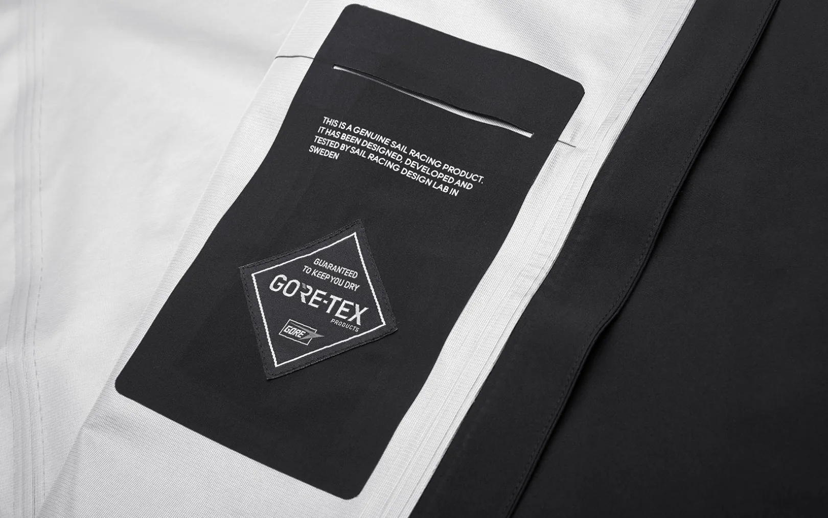W RACE GORE TEX COAT